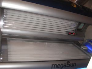 Горизонтальный профессиональный турбо солярий megasun 4000 новые лампы купить солярий бу
